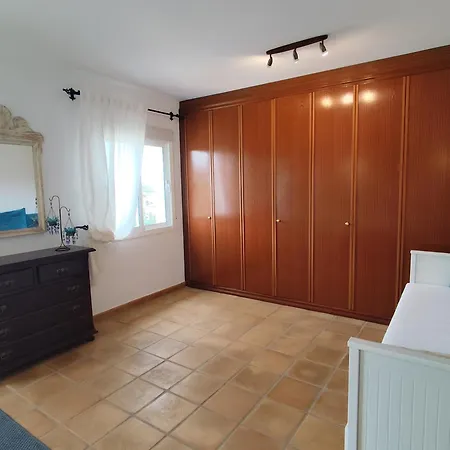 Lovely Tomillar House